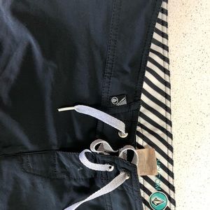 Men’s RVCA Board Shorts size 31!